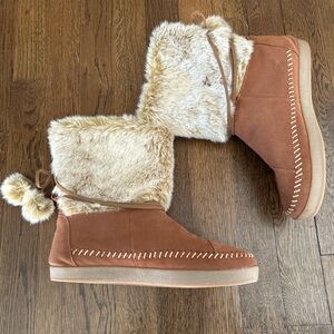 Toms Faux Fur Lined Tan Suede Winter Boots